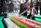 Jelang-Hari-Bhayangkara,-Kapolri-Ziarah-ke-Makam-Gus-Dur